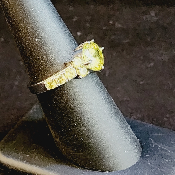Round Cut Brilliant Faceted Yellow Gemstone 925 Sterling Silver Band Ring Sz 7 * - Picture 4 of 9